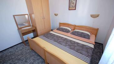 Apartmani s parkingom Njivice, Krk - 21859