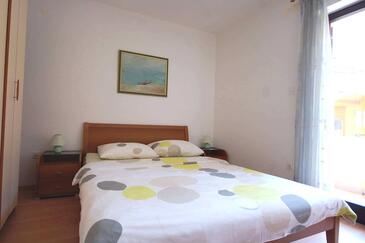 Apartmani s parkingom Njivice, Krk - 21860