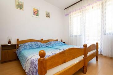 Apartmani s parkingom Njivice, Krk - 21861