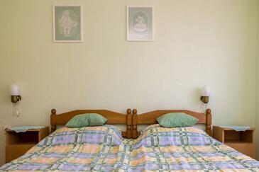 Апартаменти з паркуванням Нівіце - Njivice, Крк - Krk - 21861