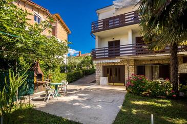 Apartmaji s parkingom Njivice, Krk - 21861 Adriatic.hr