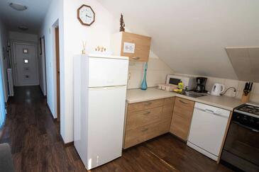 Appartamenti con piscina per famiglie Gnivizze - Njivice, Veglia - Krk - 21862