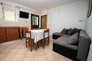 2-Zimmer-Ferienwohnung Njivice 2-Zimmer-Ferienwohnung Njivice, Krk (A-21862-b)