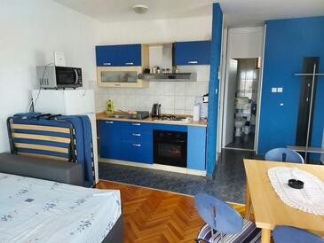 Apartmanok a tenger mellett Pirovac, Sibenik - 21874