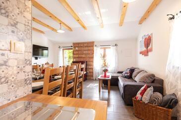 Casa di quattro stanze Rašpor, Istria Centrale - Središnja Istra (K-21878)