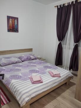 Apartments with parking space Brodarica, Šibenik - 21888