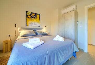 Ferienwohnungen mit Parkplatz Njivice, Krk - 21889