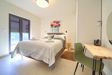 Ferienwohnungen mit Parkplatz Njivice, Krk - 21889