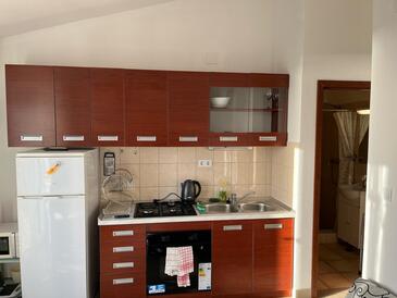 Apartments with parking space Nemira, Omiš - 21891