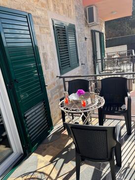 Apartmaji s parkingom Nemira, Omiš - 21891