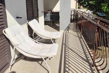 Apartamento de tres habitaciones Zaboric, Sibenik (A-2190-a)