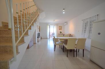 Dvosobni apartma Njivice, Krk (A-21902-a)