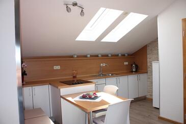 Lägenheter med parkering Makarska - 21911