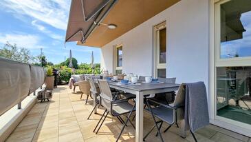 Apartmanok a tenger mellett medencével Novigrad - 21916