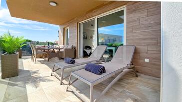 Apartmanok a tenger mellett medencével Novigrad - 21917