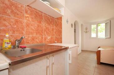 Apartmaji z internetom Zlarin - 21923