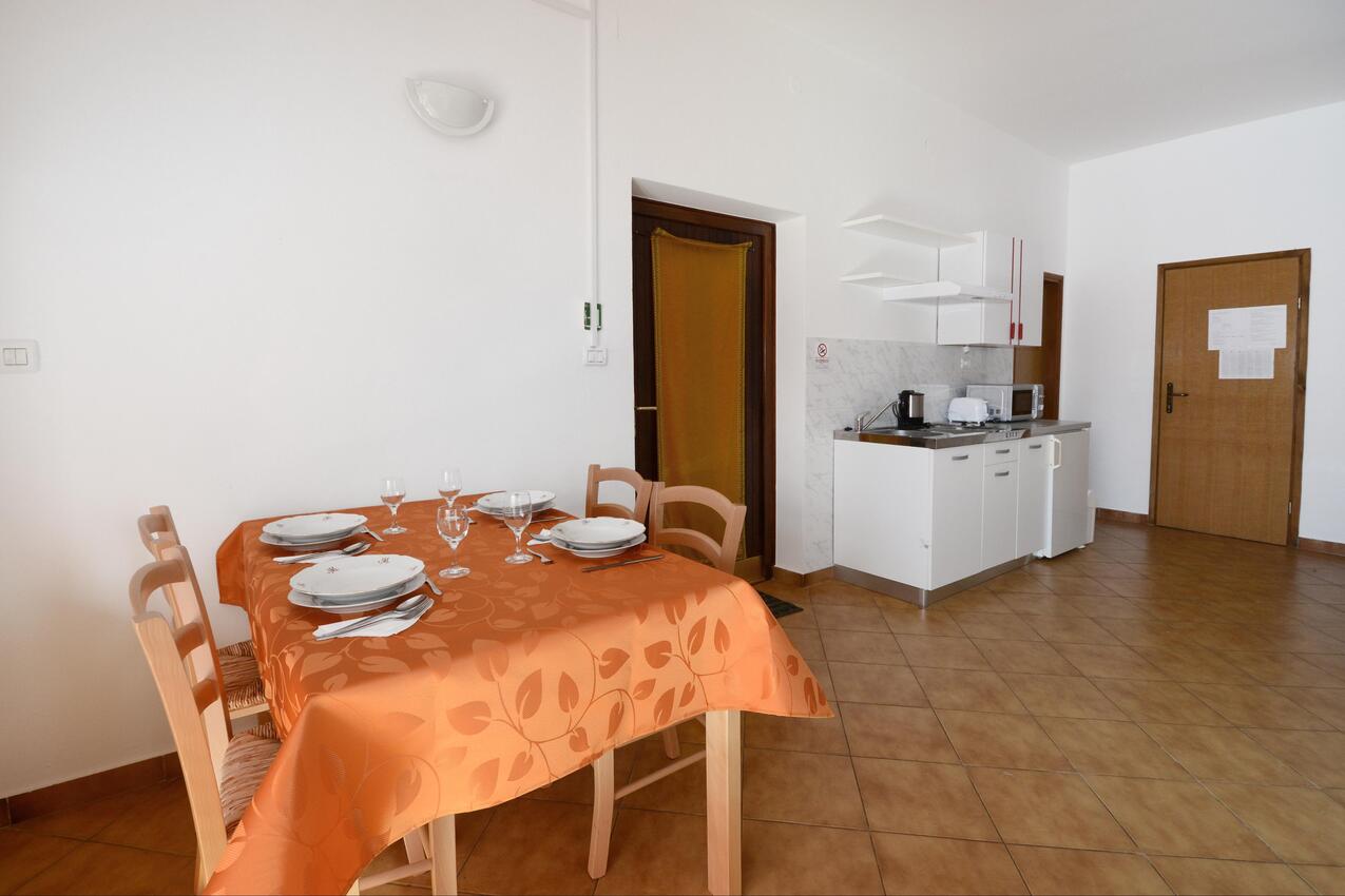 A-21926-a - Alloggi privati - Appartamenti con piscina per famiglie Valica, Umago - Umag