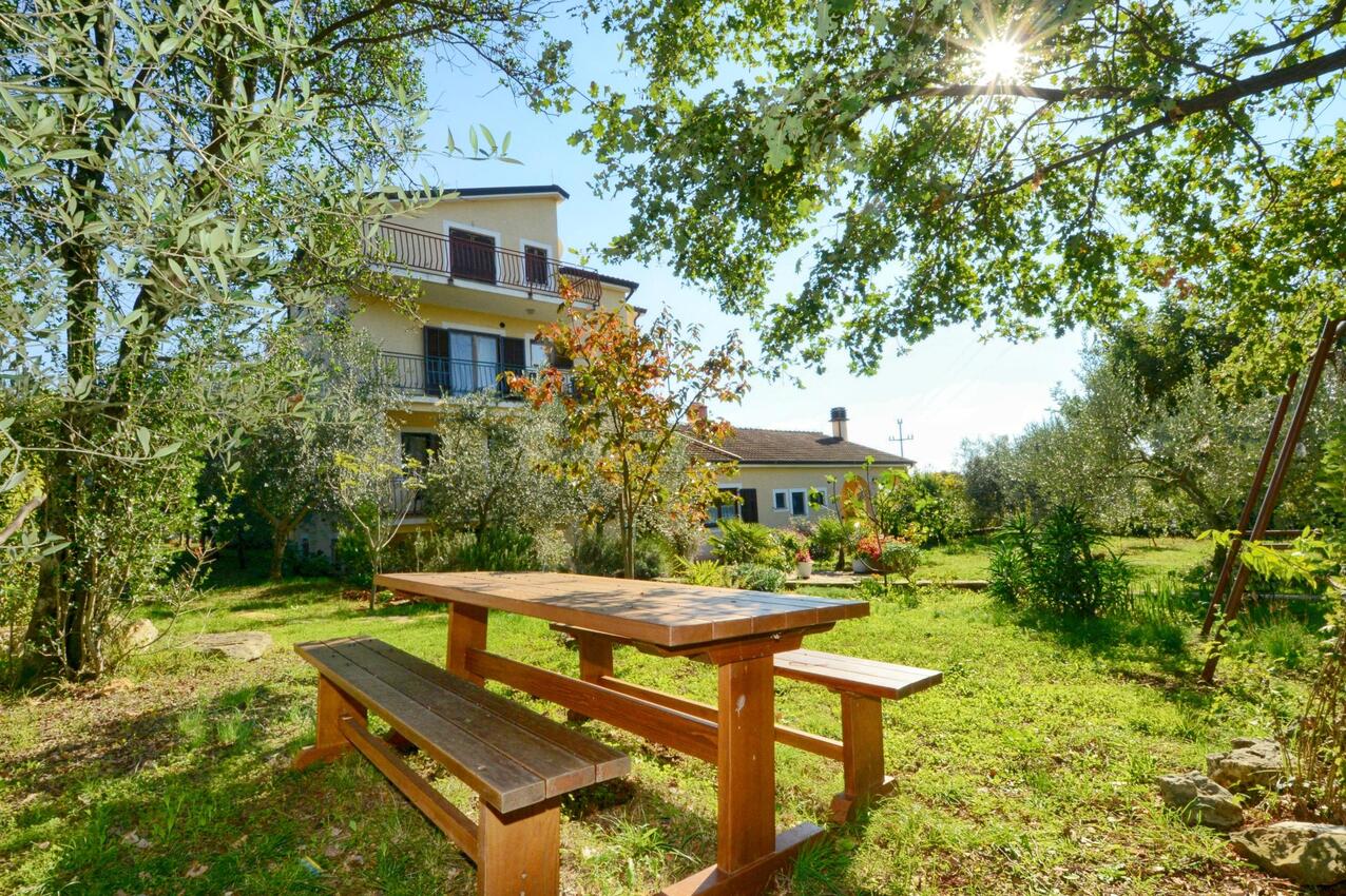 Giardino - Appartamenti con piscina per famiglie Valica, Umago - Umag