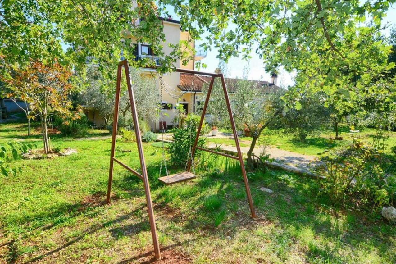 Giardino - Appartamenti con piscina per famiglie Valica, Umago - Umag