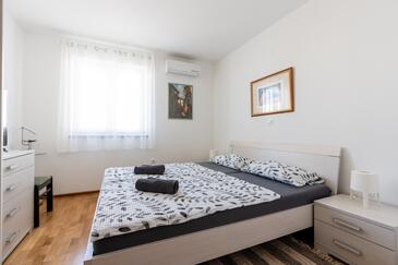 Apartmanok a tenger mellett Omisalj, Krk - 21946