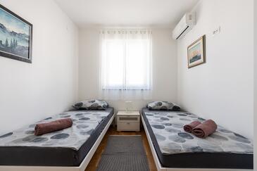 Apartmanok a tenger mellett Omisalj, Krk - 21946