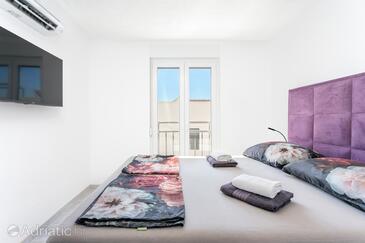 Ferienwohnungen mit Pool für Familien Okrug Gornji, Ciovo - 21968