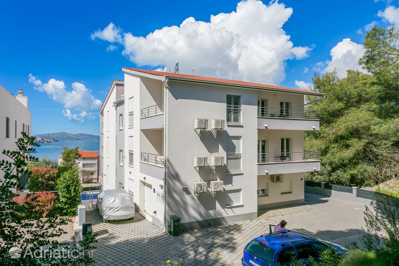 Ferienwohnungen mit Pool für Familien Okrug Gornji, Ciovo - 21968