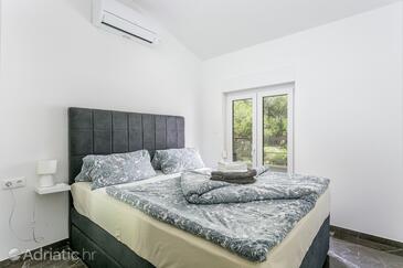 Family-friendly apartments with swimming pool Okrug Gornji, Čiovo - 21969