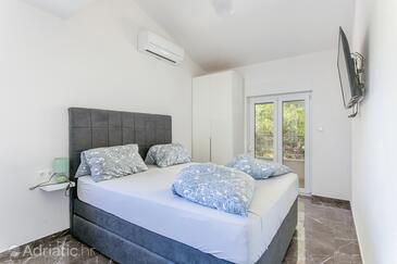 Family-friendly apartments with swimming pool Okrug Gornji, Čiovo - 21969