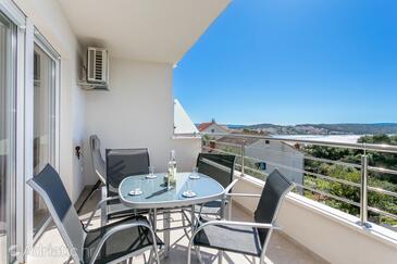 Lejligheder med pool egnet til familier med børn Okrug Gornji, Ciovo - 21969