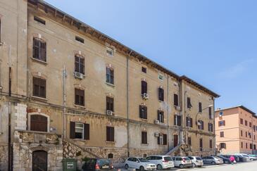 Pula, Pula, Property 21978 - Apartments with pebble beach.