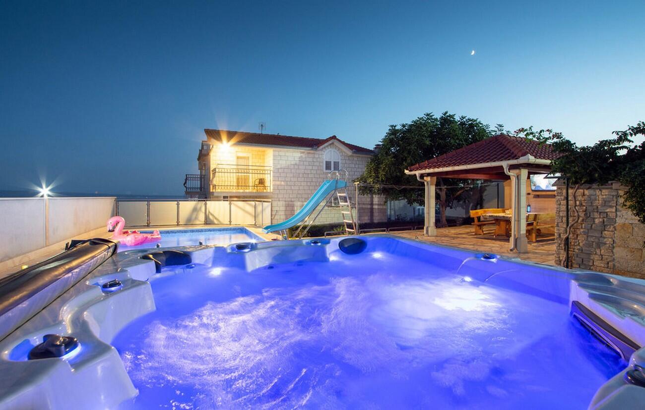 Apartmanok családok részére medencével Stobrec, Split - 21990