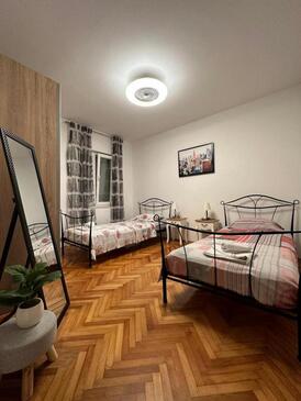 Ferienwohnungen mit Parkplatz Kastel Kambelovac, Kastela - 21997