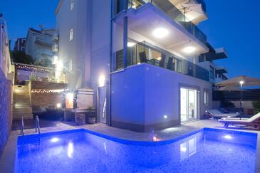Apartmaji z bazenom za družine z otroci Bušinci, Čiovo - 21999 Adriatic.hr