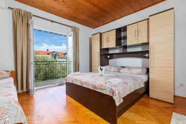 Apartments by the sea Tučepi, Makarska - 22005