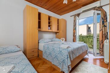 Apartments by the sea Tučepi, Makarska - 22005