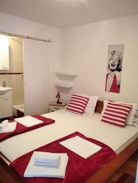 Apartamentos junto al mar Tisno, Murter - 22006