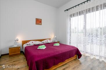 Ferienwohnungen mit Pool für Familien Valbandon, Fazana - 2201