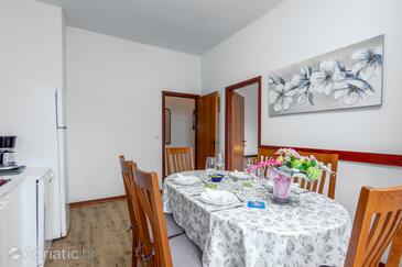 Family-friendly apartments with swimming pool Valbandon (Fažana) - 2201