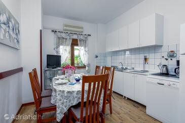 Ferienwohnungen mit Pool für Familien Valbandon, Fazana - 2201