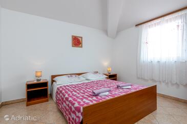 Leiligheter med basseng som passer for familier med barn Valbandon, Fazana - 2201