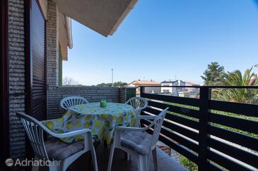 Leiligheter med basseng som passer for familier med barn Valbandon, Fazana - 2201