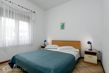 Family-friendly apartments with swimming pool Valbandon, Fažana - 2201