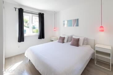 Ferienwohnungen mit Parkplatz Hvar - 22023