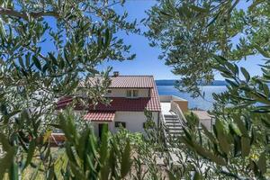 Ferienwohnungen mit Parkplatz Lokva Rogoznica, Omis - 22069