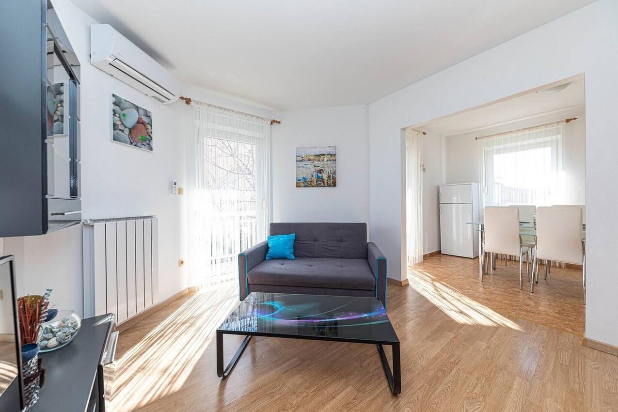 Apartmány s parkovištěm Kaštel Lukšić, Kaštela - 22071