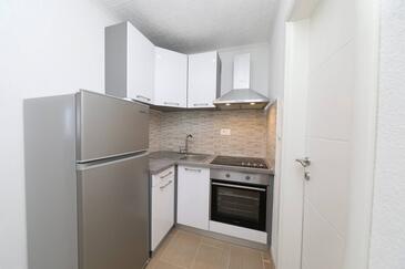 Apartamentos con parking Kastel Luksic, Kastela - 22071