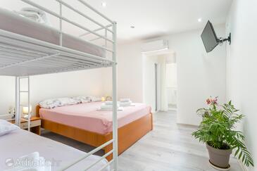 Appartamenti con parcheggio Tucepi, Macarsca - Makarska - 22086