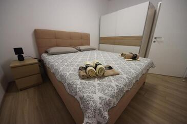 Ferienwohnungen mit Parkplatz Bibinje, Zadar - 22104