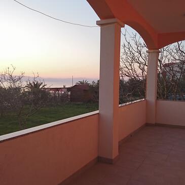 Ház gyermekes családok részére a tenger mellett Bibinje, Zadar - 22118